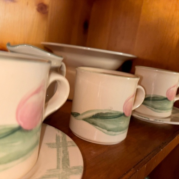 Pfaltzgraff Garden Party Pattern mugs/coffer mug with saucers - Picture 6 of 10